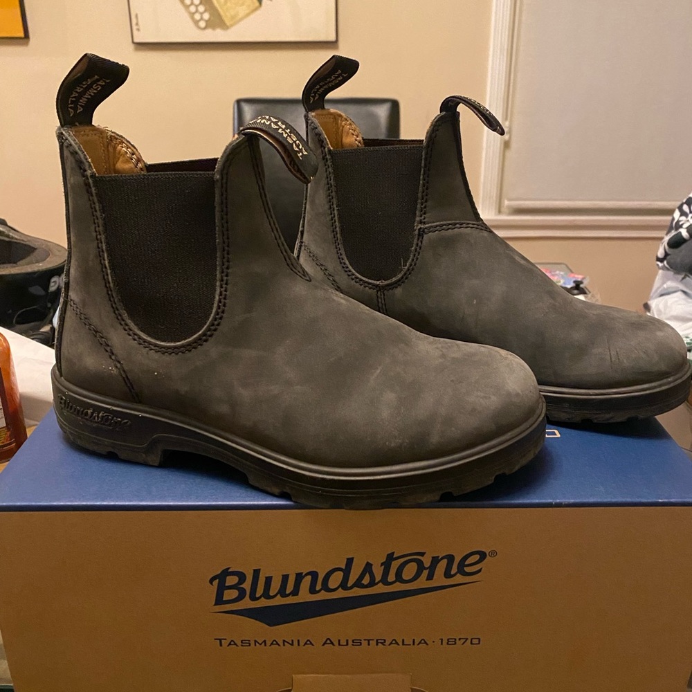 Blundstone 587 Chelsea boots